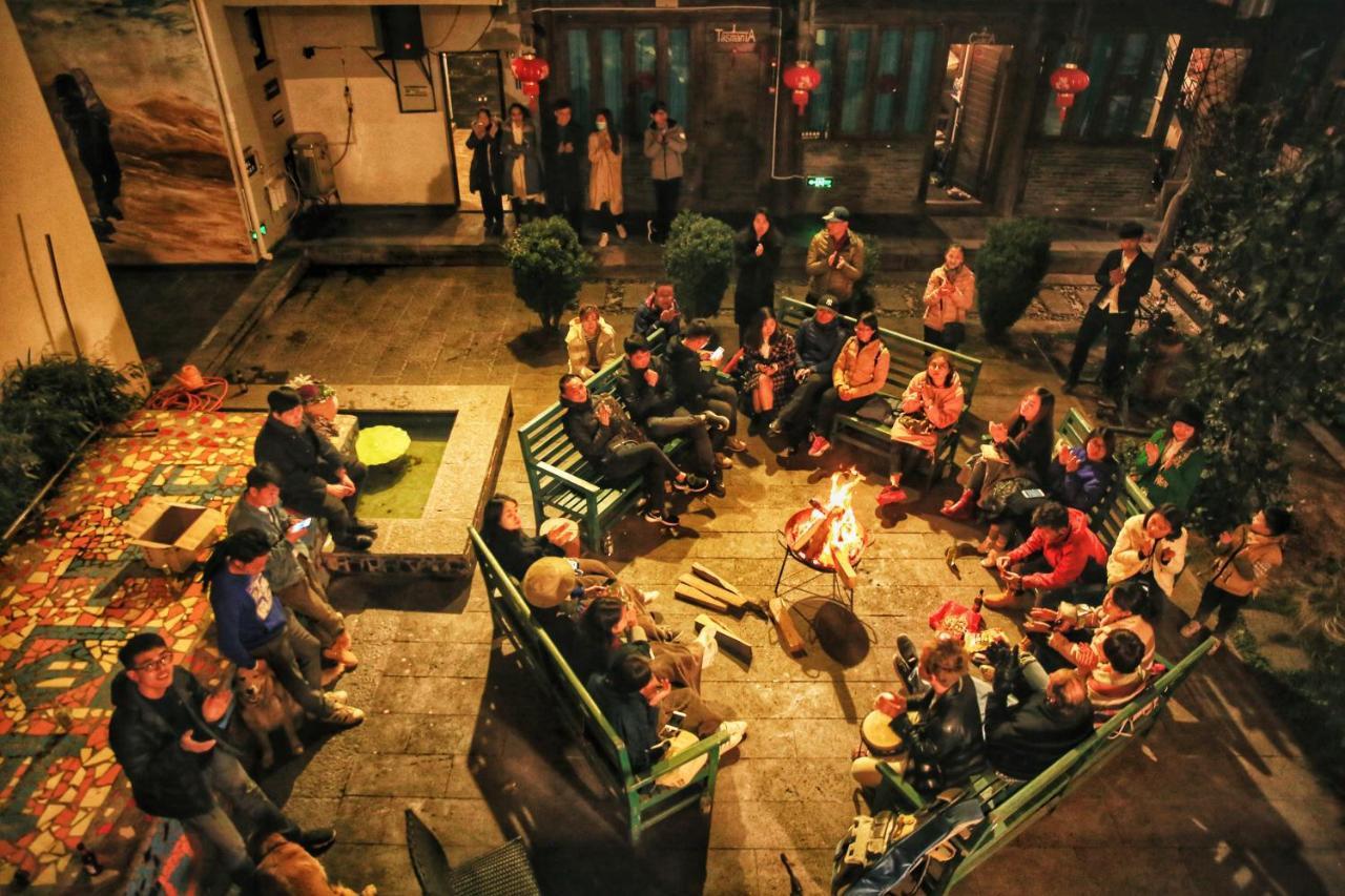 Lijiang Desti Youth Park Hostel Exteriör bild